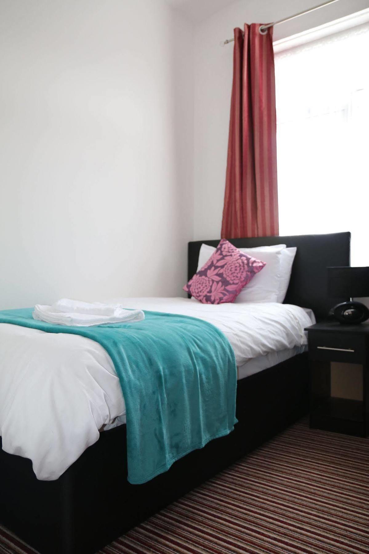 Metro House Star Accommodation London Kültér fotó
